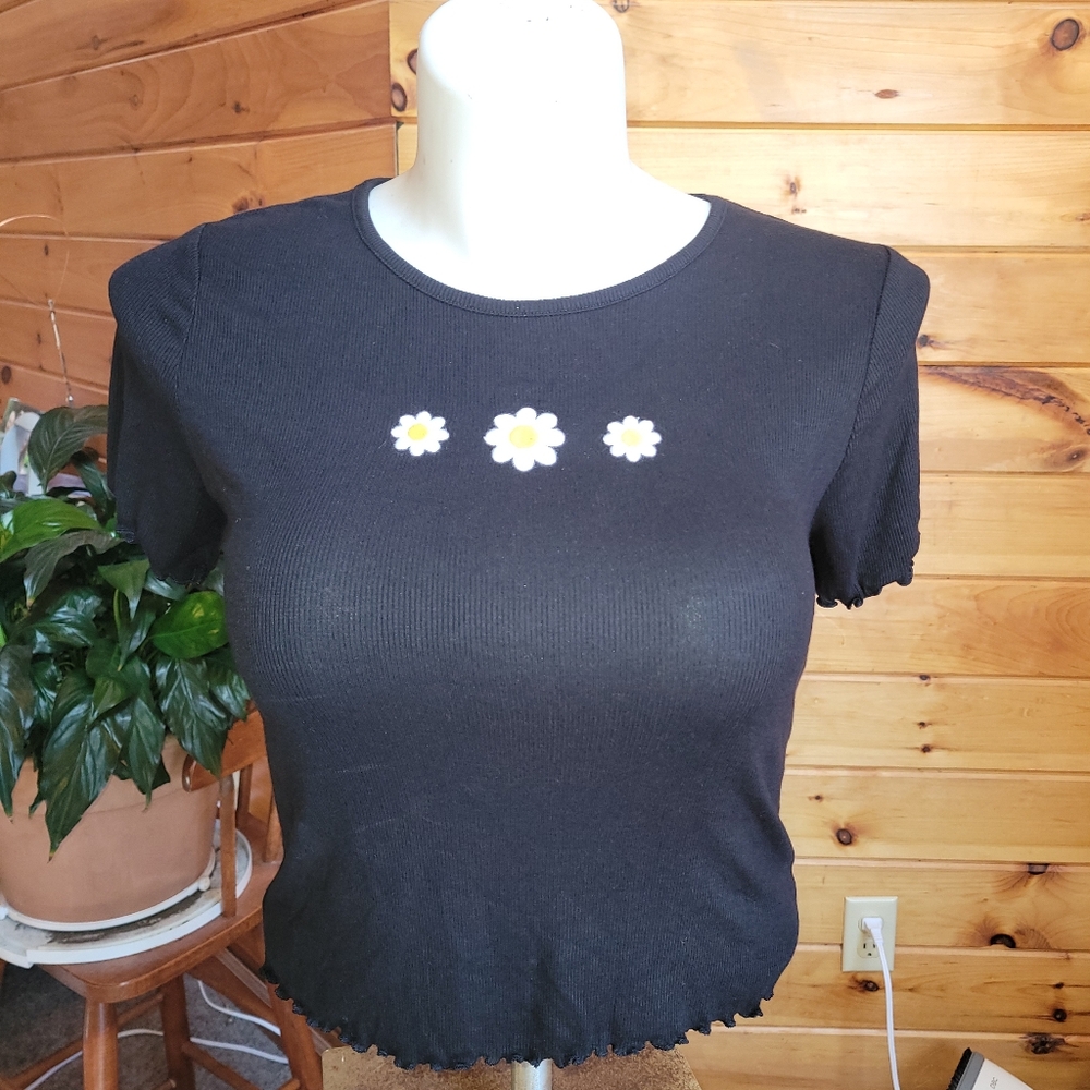 💰⏳️Bundle Of 2 Cropped Wild Fable Tops Size Large And XL 1 NWT